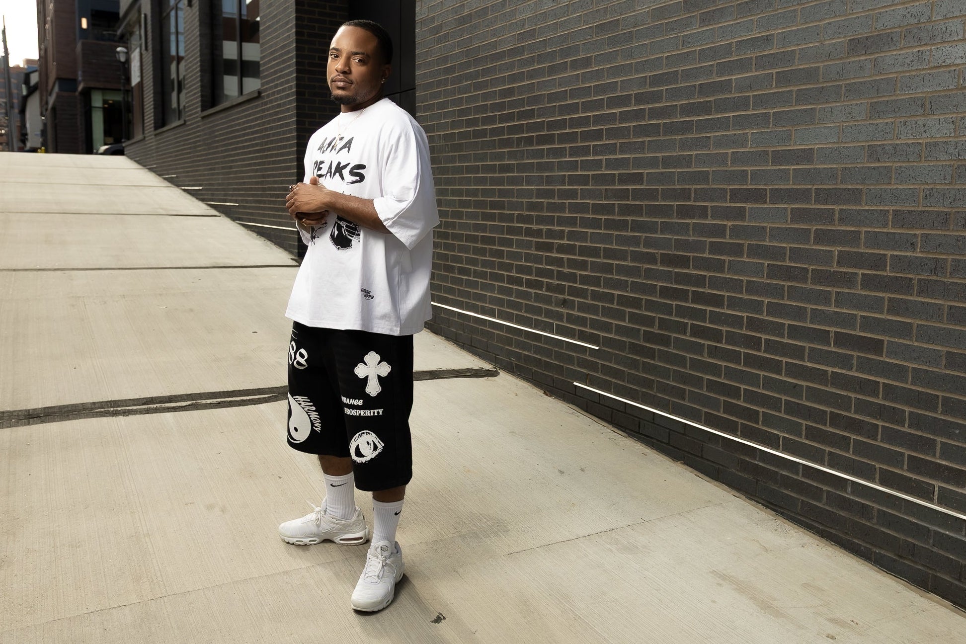 Aura Speaks Tee
